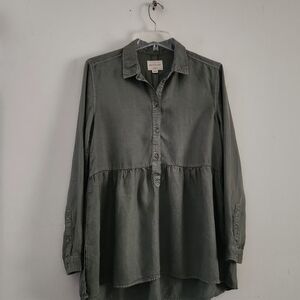 American Eagle long-sleeve peplum tunic top Size: S Color: Olive Green